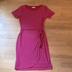 Reddish- pink polka dot short sleeve faux wrap w/tie size S dress by loft outlet